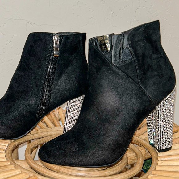 Black booties, faux suede with sparkled block heel - Picture 1 of 3